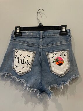 Frayed Light Blue Denim Malibu Patch Shorts rehash brand size 0